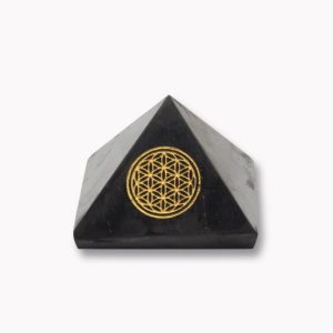 Shungit Pyramide mit Blume des Lebens Goldgravur