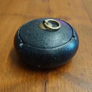 Aschenbecher mit Deckel, Schwarz, aus Keramik