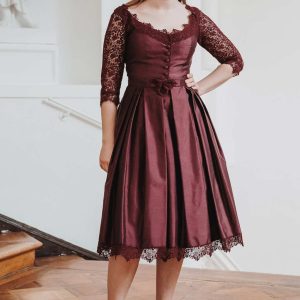 Kleid “Mothwurf” beere