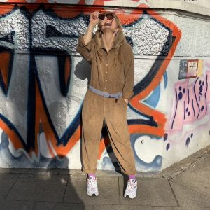 Jumpsuit aus Bubblecord, Farbe toffeebrown Gr. L